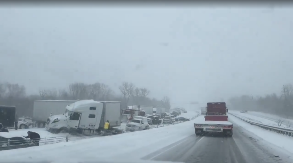 Pileup crash shuts down I-70 in eastern Missouri - CDLLife