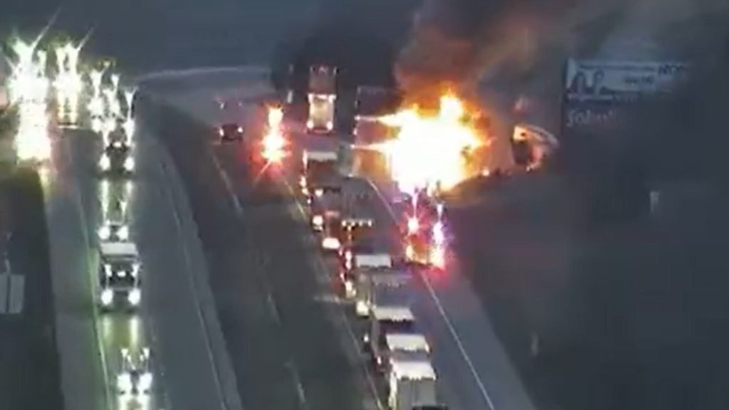 Crash closes I-44 East in Sullivan on Wednesday morning - KSDK.com