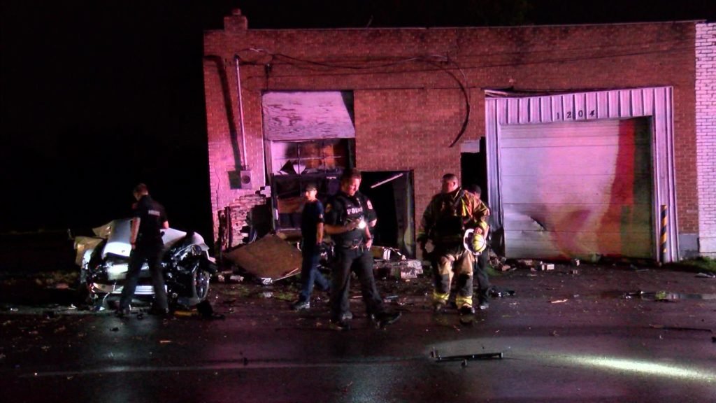 Vehicle split in two after high-speed crash in Joplin, building damaged - KSNF/KODE - FourStatesHomepage.com