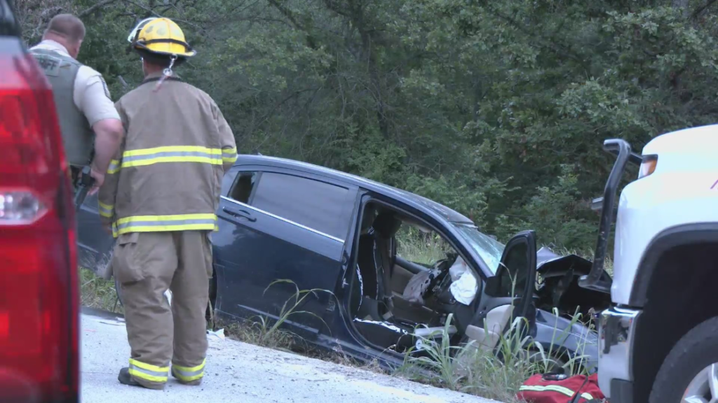 Head-on collision in Southwest Missouri leaves three injured - KSNF/KODE - FourStatesHomepage.com